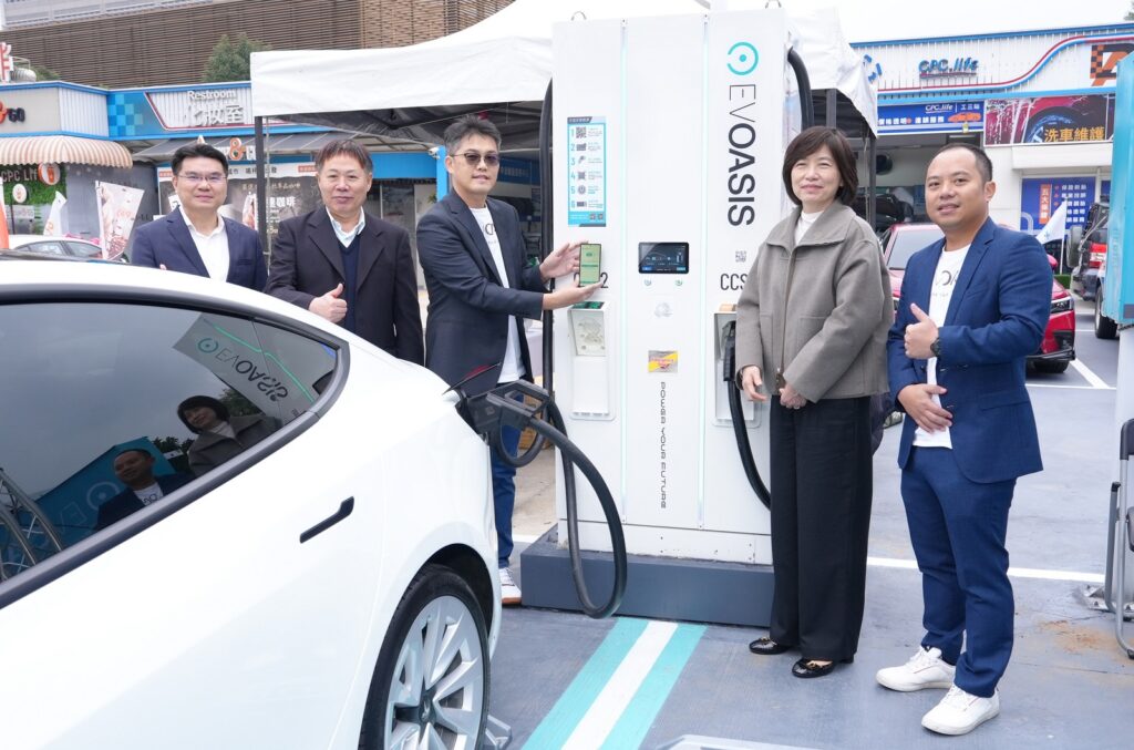 台灣中油與EVOASIS （源點科技）為Tesla特斯拉Model3 LR電動車充電